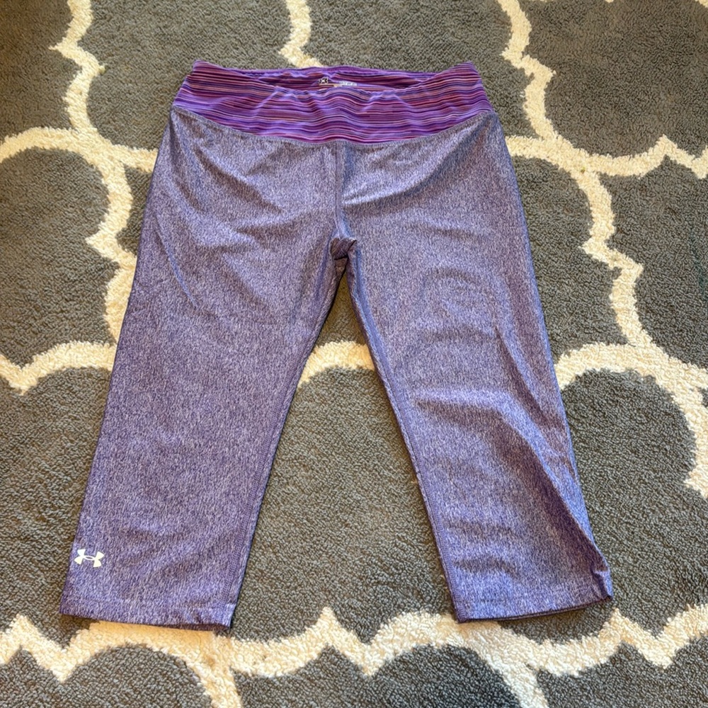 Under Armour Capri’s- Fitted Heat Gear- Size Medium- Used- Like New